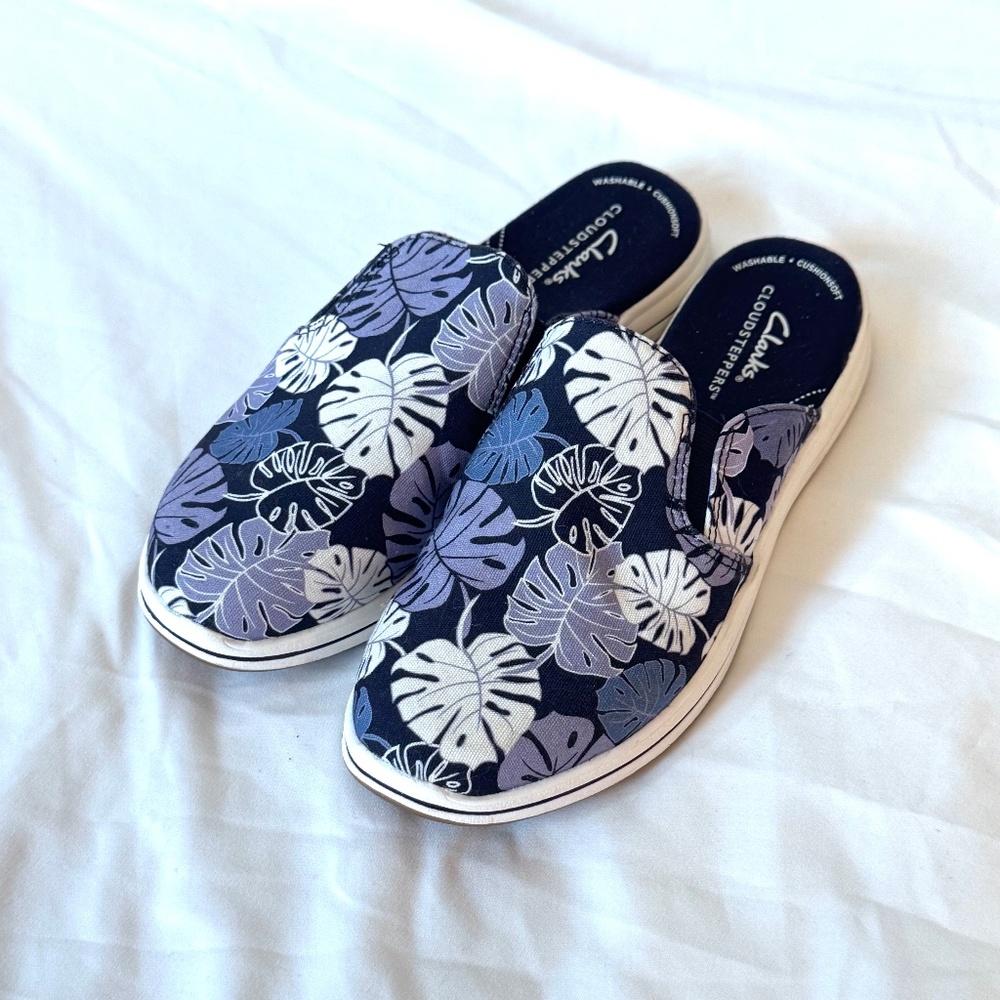 Clarks Cloudsteppers Breeze Shore Mules – Size 7 – NWT